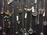 Magnifying Glass Necklace – Aunt Matilda's Steampunk Trunk