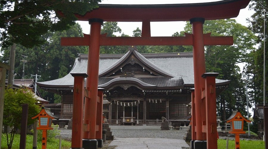 鳥居と拝殿