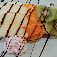 Milhojas de hojaldre, crema pastelera y frutas