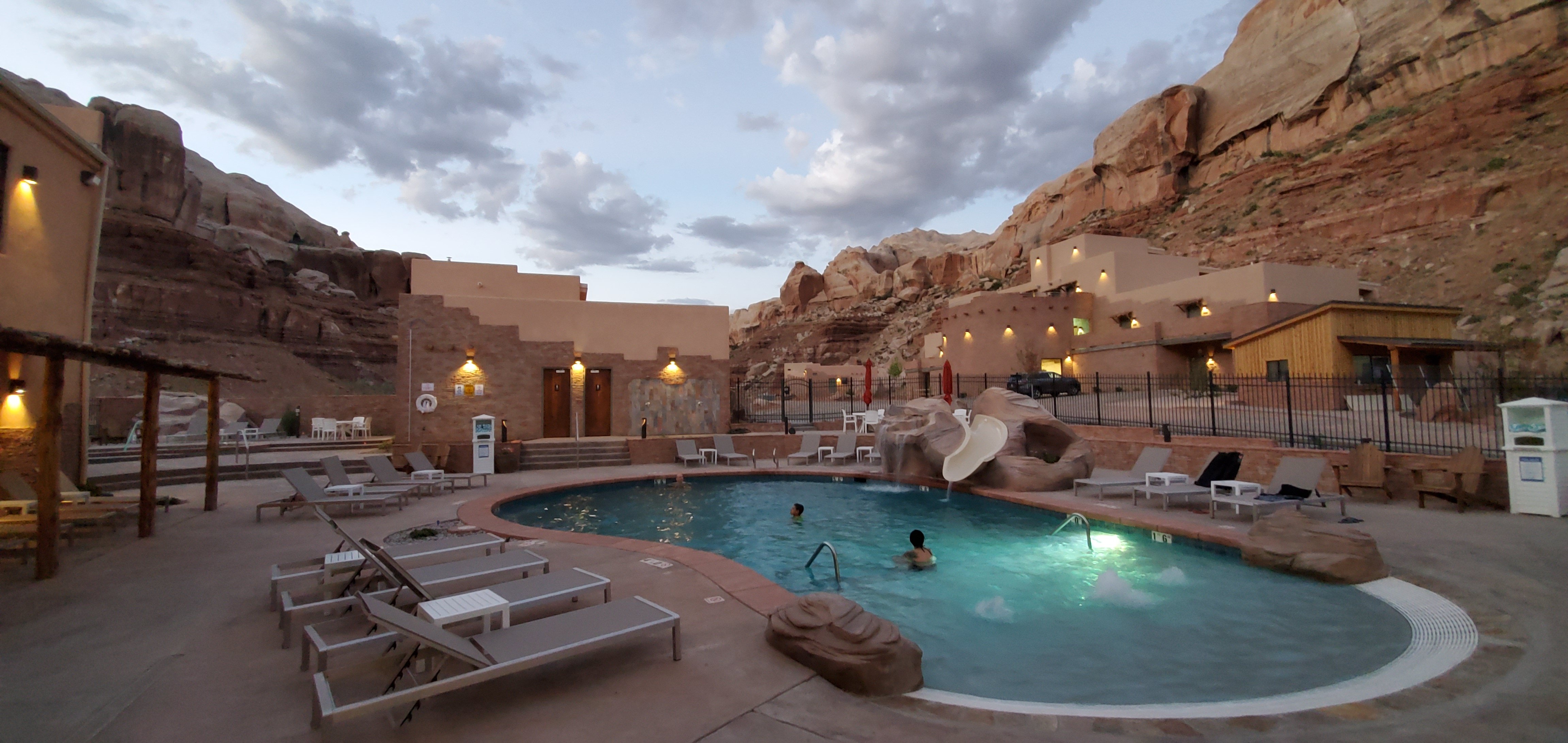 BLUFF DWELLINGS RESORT (Utah) - Hotel Reviews, Photos, Rate Comparison ...