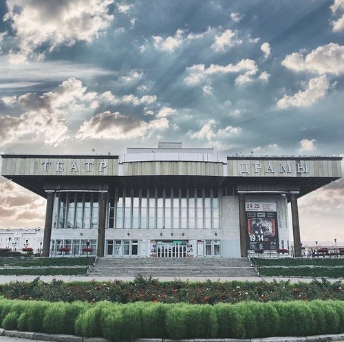 театры томска список