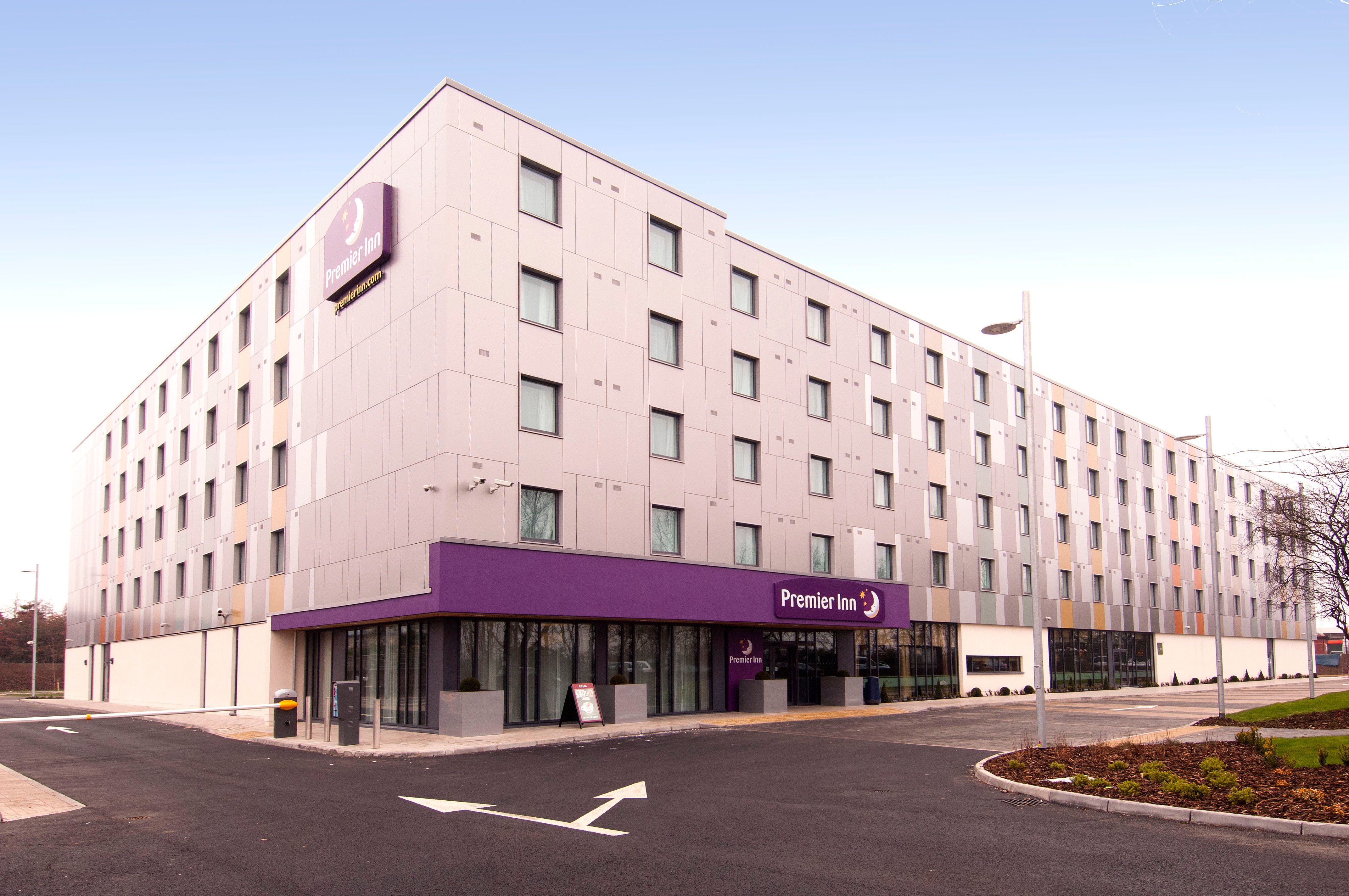 PREMIER INN HEATHROW AIRPORT TERMINAL 5 HOTEL Updated 2024 Reviews   Premier Inn London Heathrow 