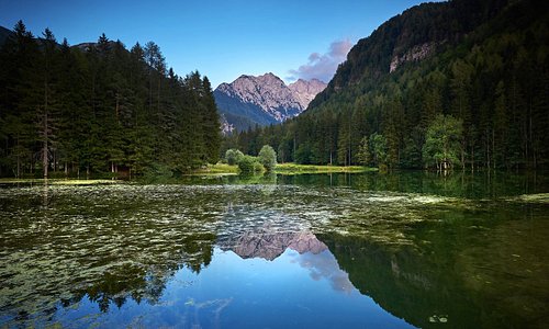 Jezersko. 💚 A hidden valley, full of stunning surprises and amazing views. Enjoy its traditional cuisine, explore its hiking paths, take a walk by the lake and have a taste of luxury the Slovenian way in Vila Planinka.   @FeelSlovenia #Slovenia #Jezersko #VilaPlaninka #holidays #Europe
