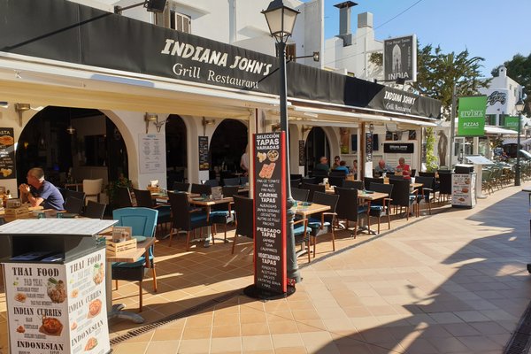 Restaurant The Pirate Cala d'Or  The best family restaurant you'll find in  the center of Cala d'Or. For the best tapas, pizza, pasta and meat.