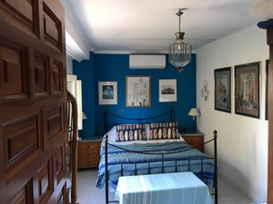 Room & Suite