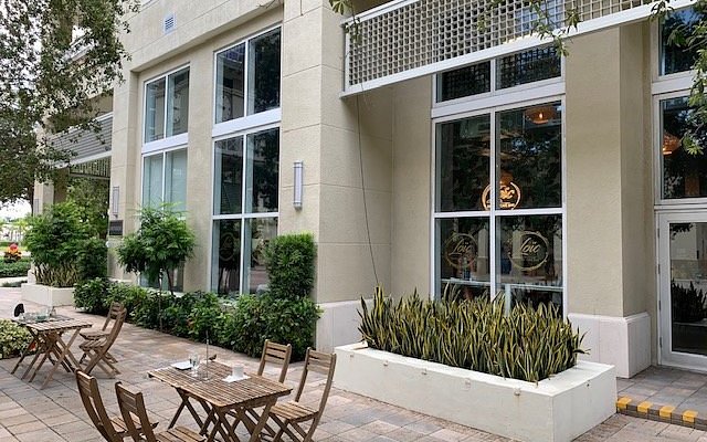 Loic Bakery Cafe Bar