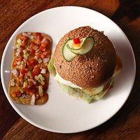 La Gravitea Signature & Gourmet Food.