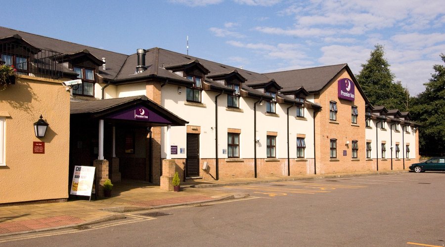Premier Inn Cardiff West hotel exterior
