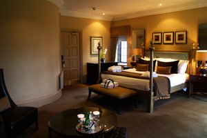 Room & Suite
