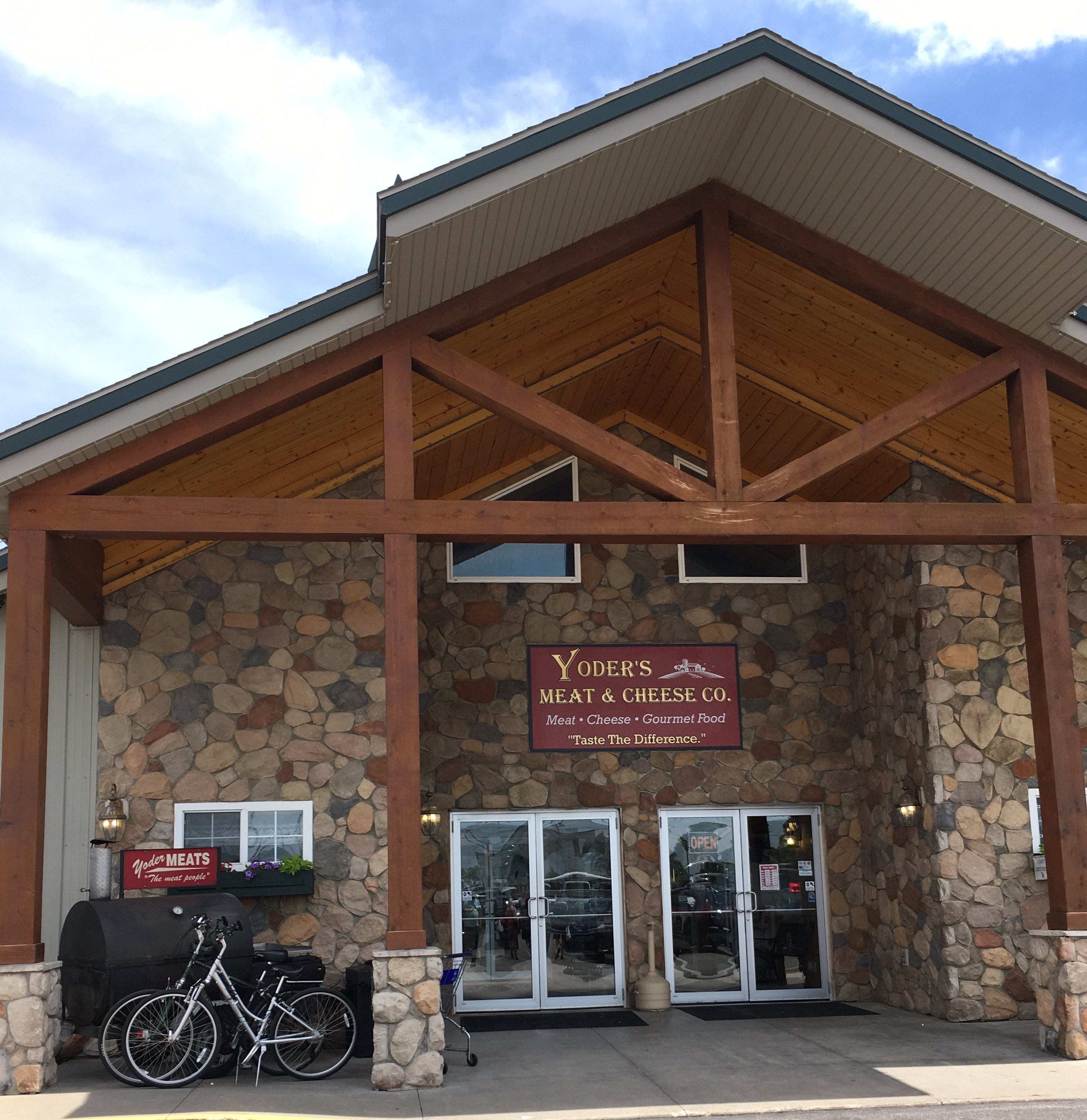 YODER S RED BARN SHOPPES Shipshewana Ce Qu Il Faut Savoir   Entrance To Yoder S Meat 