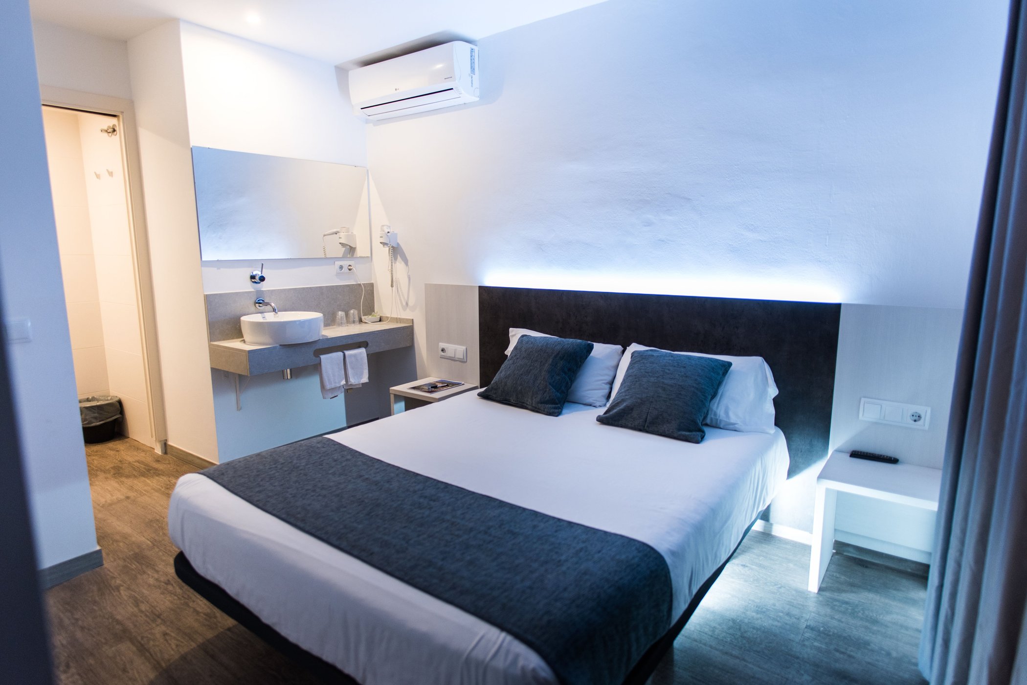 Hostal Ribas by null