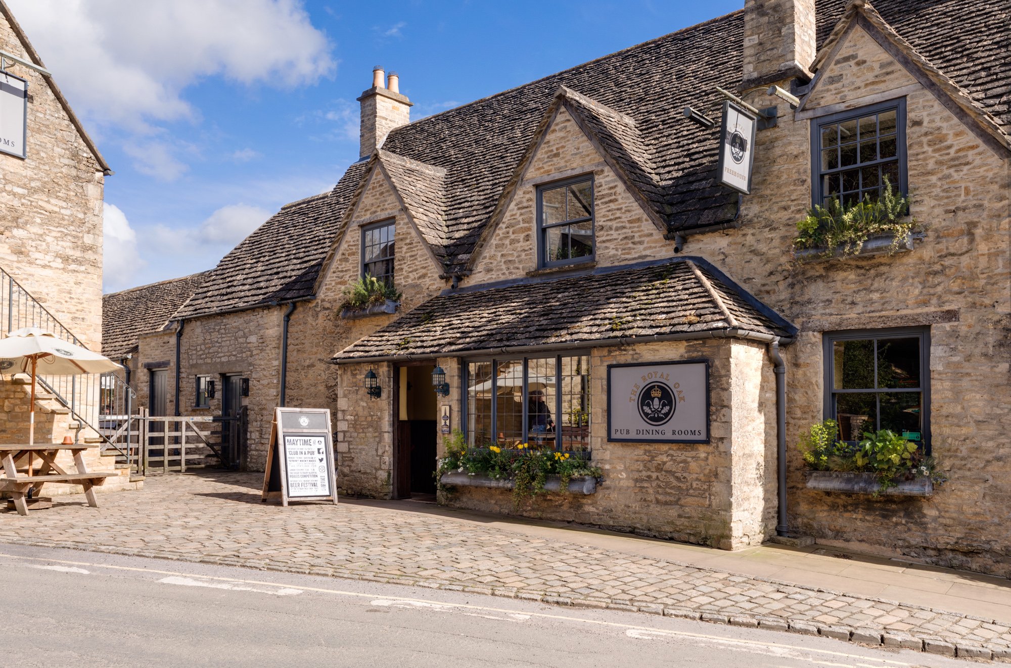 THE ROYAL OAK TETBURY - Updated 2023 Prices & Guest house Reviews