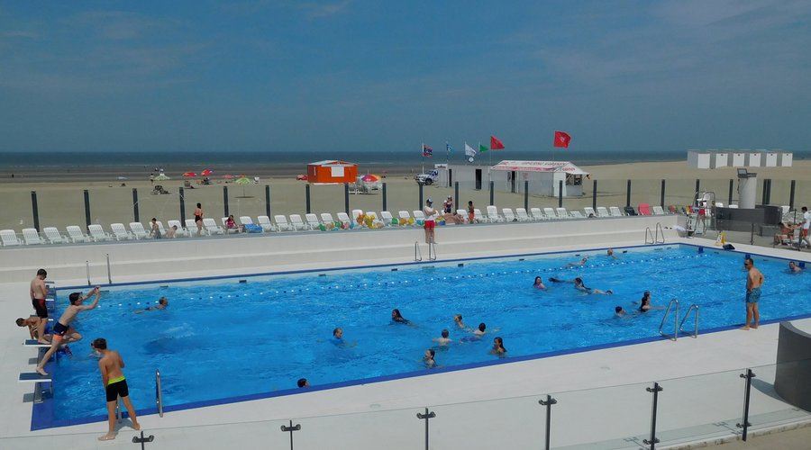 strandbad Oostduinkerke Zeedijk centrum