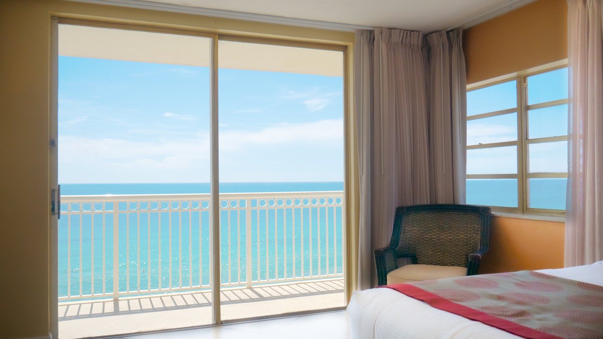 Ramada Plaza by Wyndham Marco Polo Beach Resort – Privater Balkon ...