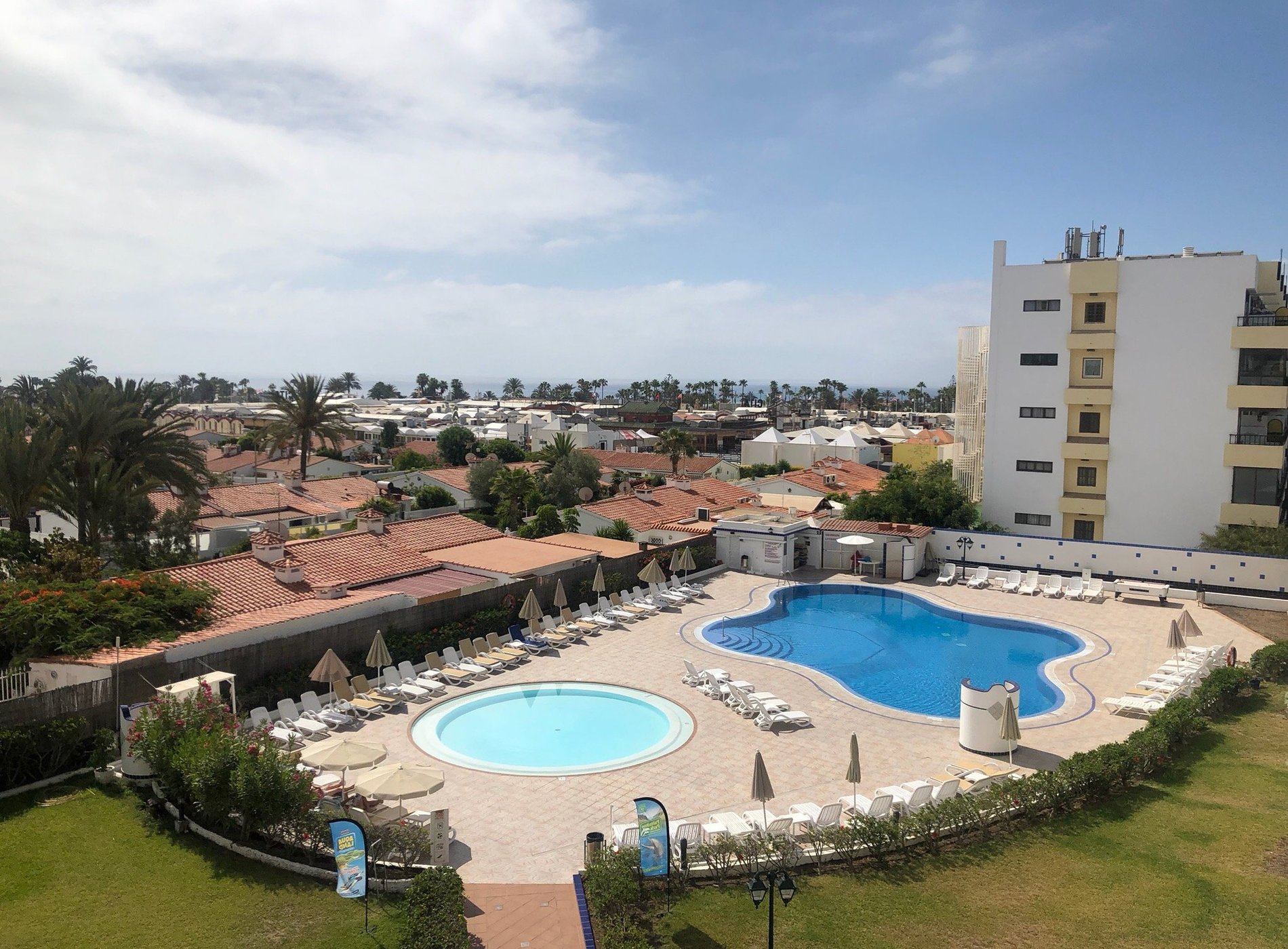 Apartamentos Tamaran image