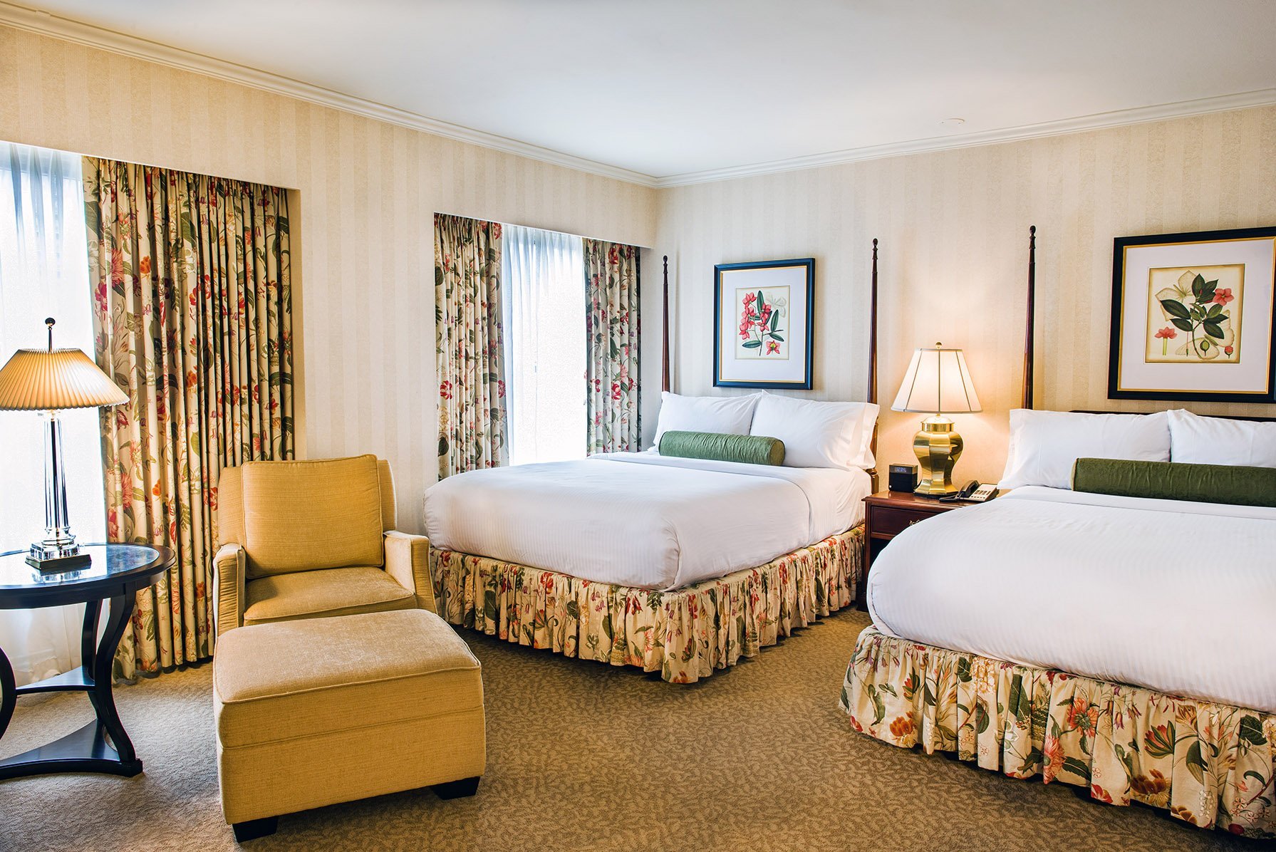 Mayflower Park Hotel by null