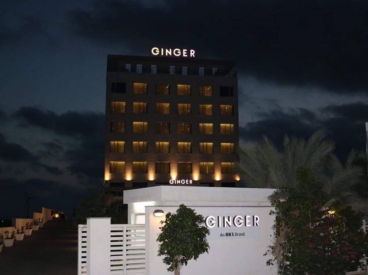 Ginger Dwarka, hotel in Baradia