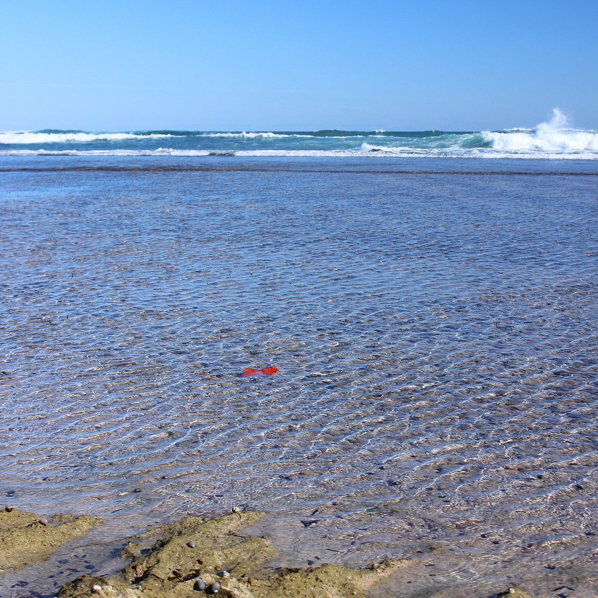 The Flat Rock Beach shoreline and reef - Picture of Flat Rocks Beach,  Greenough - Tripadvisor