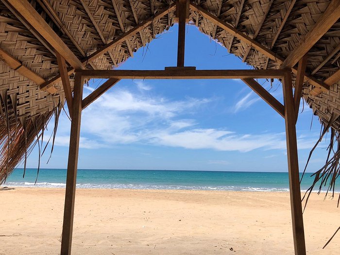 Paradise beach шри ланка. Тринкомали и Нилавели. Тринкомали Шри Ланка. Тринкомали пляж Нилавели. Нилавели Шри Ланка.