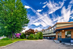Hotel Penticton, Ascend Hotel Collection in Penticton, image may contain: Neighborhood, City, Hotel, Street