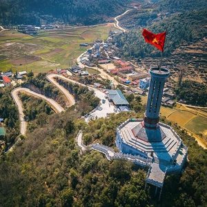 cột cờ lũng cũ