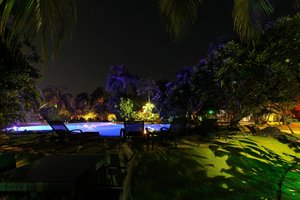 Pool & Beach