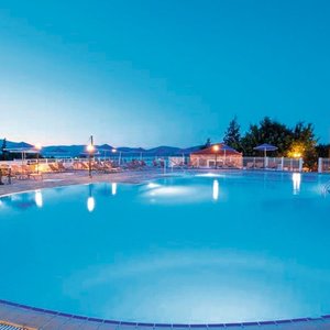 THEAS POOL!