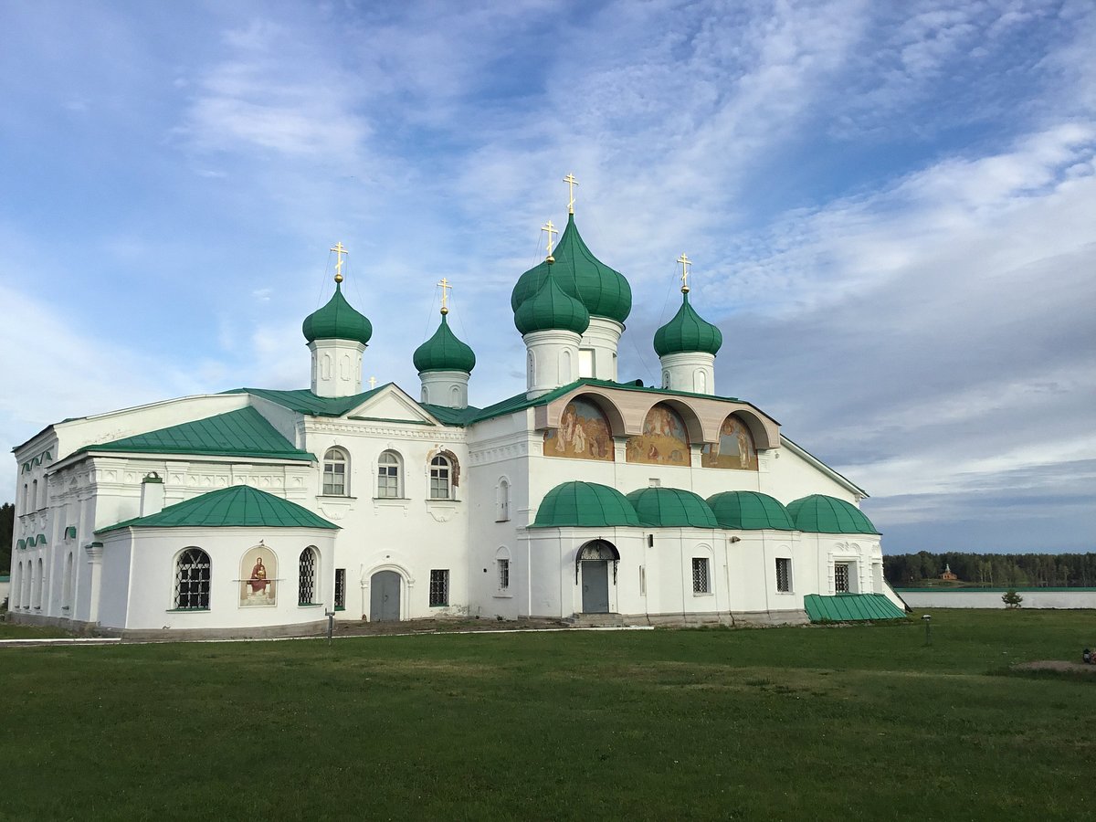 Старая слобода александро свирский. Свирская Слобода. Свирский монастырь гостиницы. Старая Слобода. Гостиница Старая Слобода.