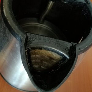 Likainen huone. Sänky tosi törkyinen, vedenkeitin yksi vitsi. Kylpyhuone homeessa ja kalkin peitossa.