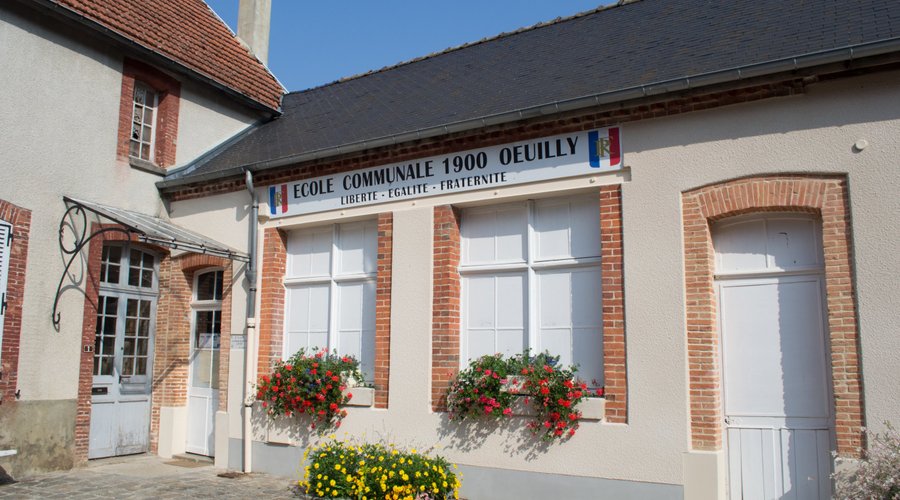L'Ecole 1900.
