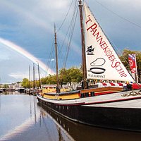 Een 23 jaar oude klipper (één van de grootste ooit in Nederland gebouwd) en doet nu al ruim 30 jaar dienst als Pannenkoekrestaurant.