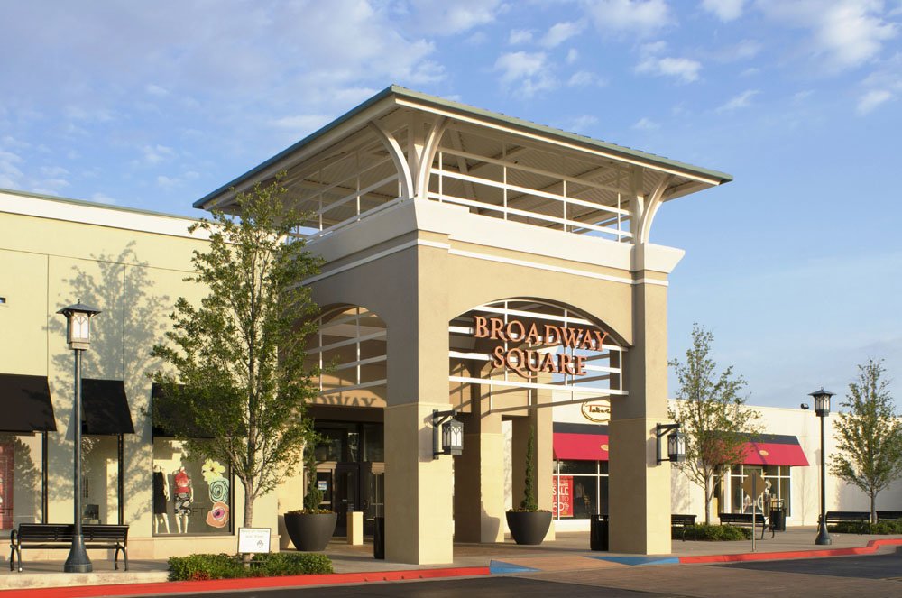 Gap broadway store mall
