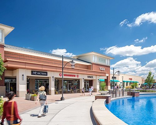 Top 10 Shopping Malls to Visit in Illinois