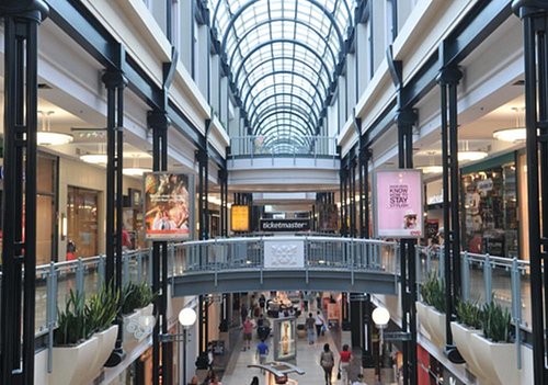 Luxury stores add amenities to keep, attract customers - The Columbian
