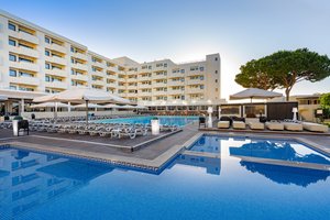 Pool & Beach