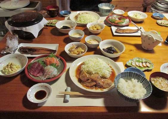 夕食。