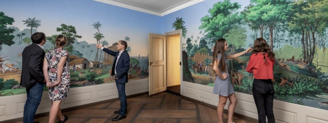 Le Salon Brésilien : l'histoire illustrée de l'arrivée des Européens en Amérique du Sud. Un panoramique créé par la manufacture Zuber !