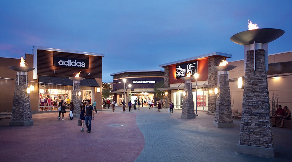 Palm Beach Outlets: Shopping in the Lap of Luxury
