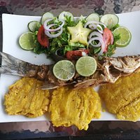 Delicioso róbalo frito