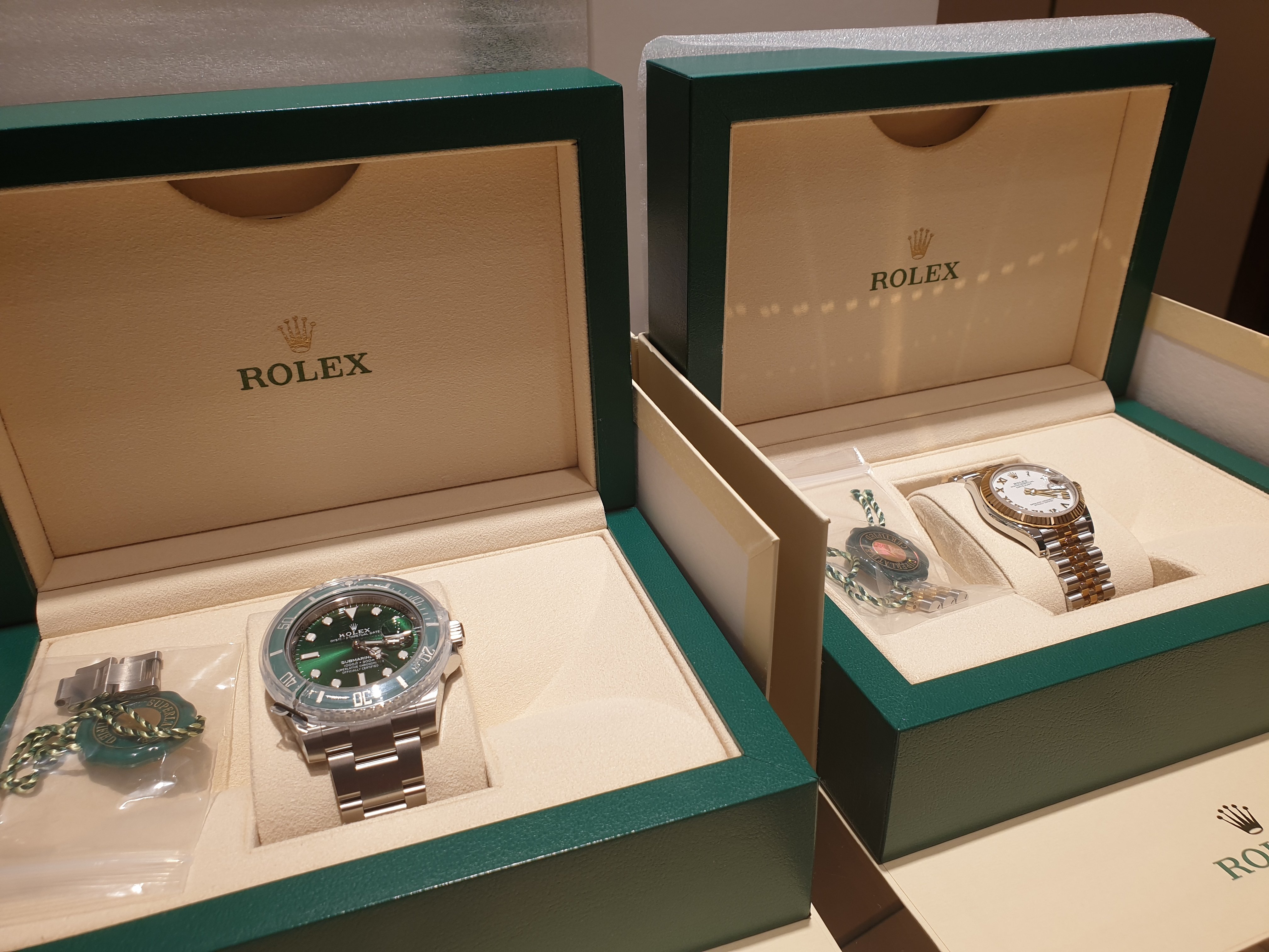 Ion hotsell rolex shop