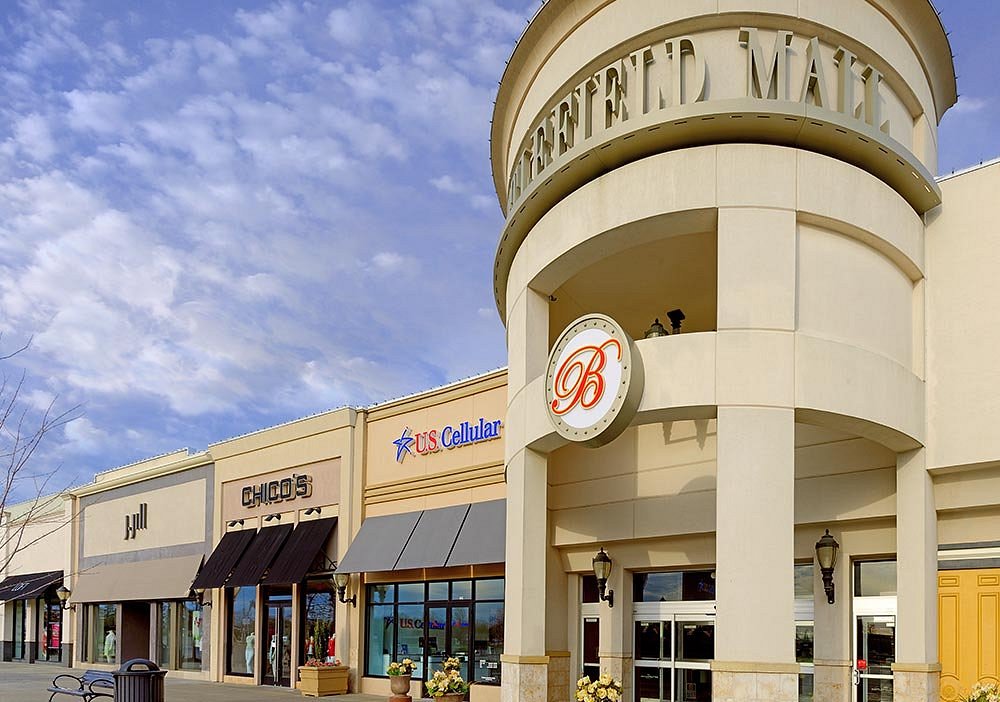 Winning the war: Battlefield Mall keeps busy despite national trends -  Springfield Daily Citizen