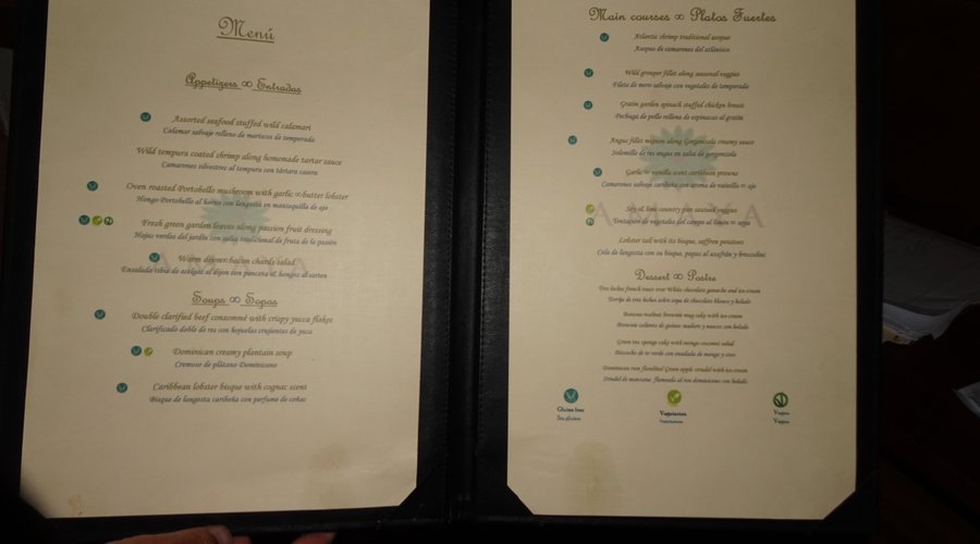 Menu d'un restaurant au magnifique Zoëtry Agua.