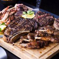 Café Carbòn is hét steakhouse in Amsterdam waar je moet zijn voor een ongedwongen bourgondische dining experience!