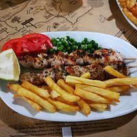 Cena fatta come si deve, personale cordiale, prezzi veri e molto economico. Cibo ottimo, buonissimo, il migliore fino ad oggi. Straconsiglio