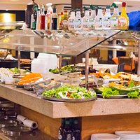 Buffet variado.