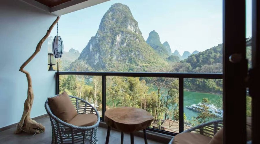 The balconies overlooking the Li River