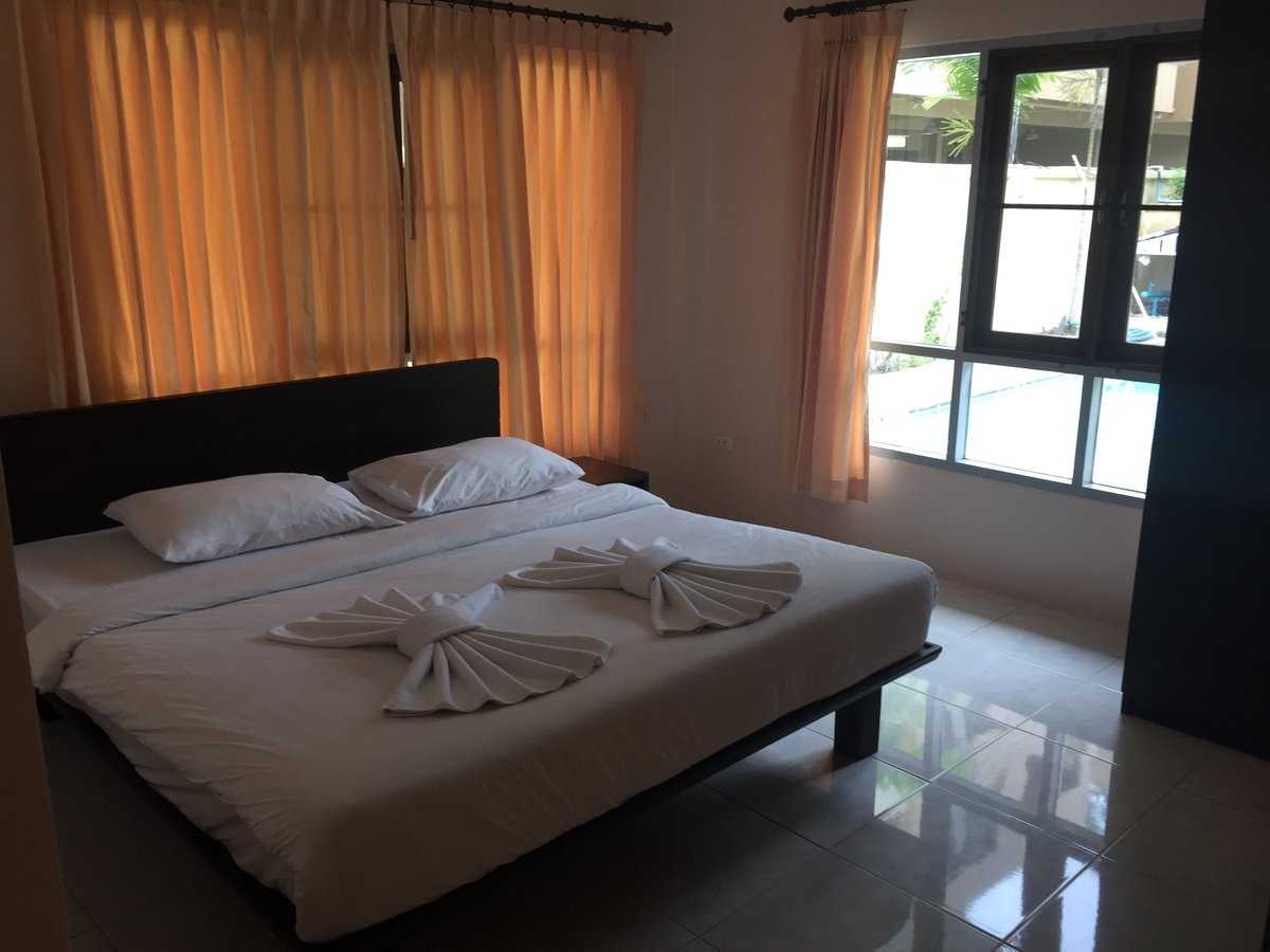 CHAOFA WEST SUITES - Phuket Condominium Prices & Reviews