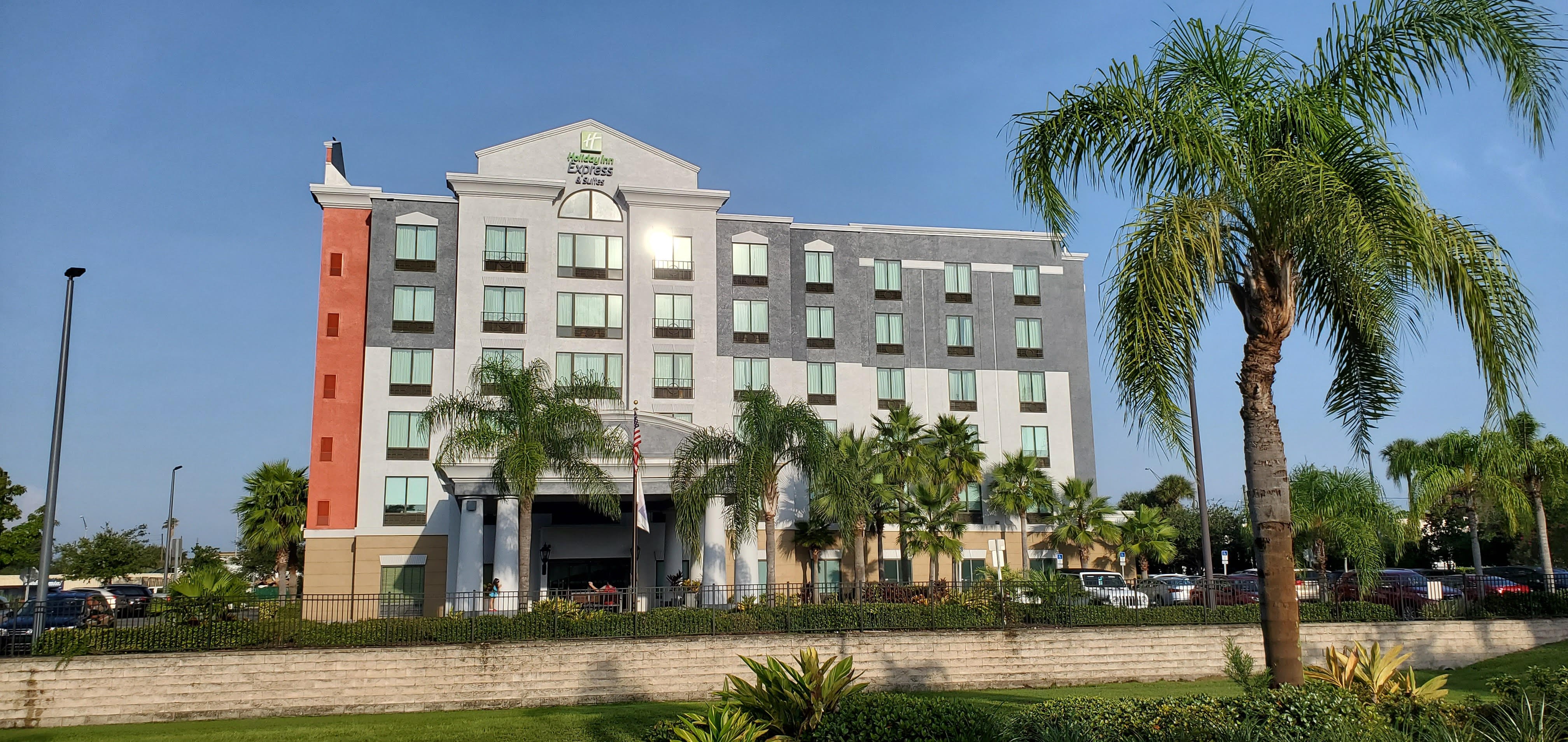 HOLIDAY INN EXPRESS SUITES ORLANDO INTERNATIONAL DRIVE AN IHG   Holiday Inn Express Hotel 