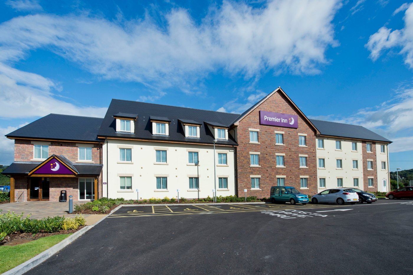 PREMIER INN ABERGAVENNY HOTEL 62 (̶7̶5̶) Updated 2022 Prices