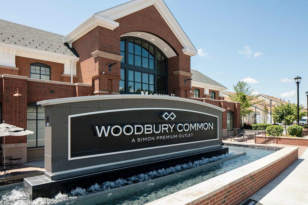 Woodbury Common Premium Outlets Tour 2021 Central Valley, New York